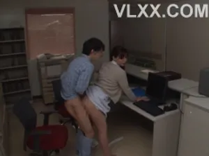 Nam nhân viên liều xxx quản lý nữ trong giờ làm việc