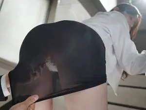 BLACKED - Cô gái nhỏ Liz Jordan bị một con cặc đen to bắn vào lồn